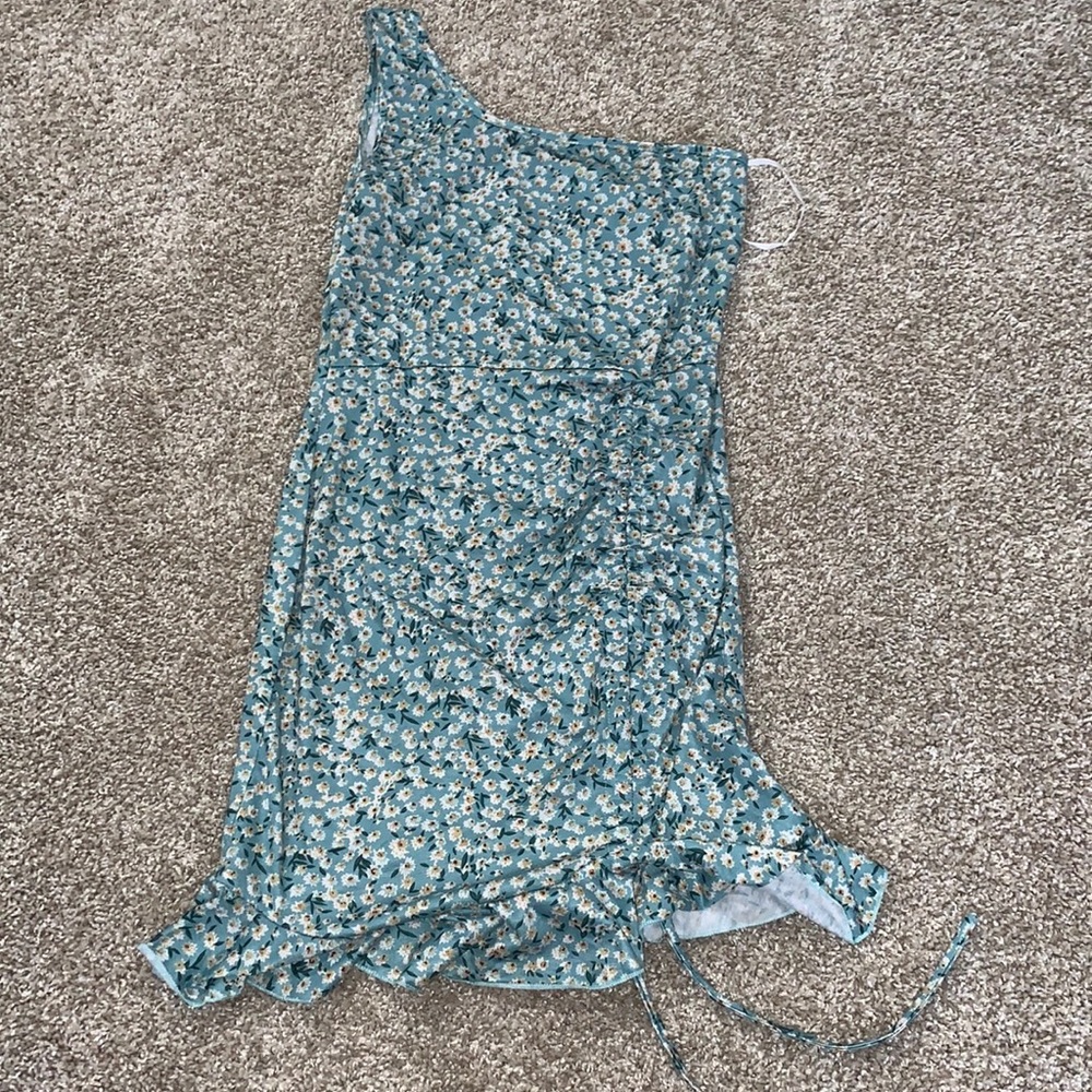 Womens size S/US4 dress- never worn